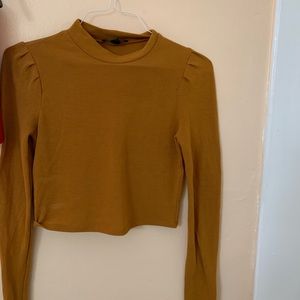 Long-sleeve crop top